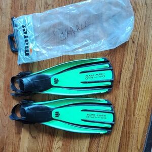 Mare's official diving gear swimming flippers, barely used